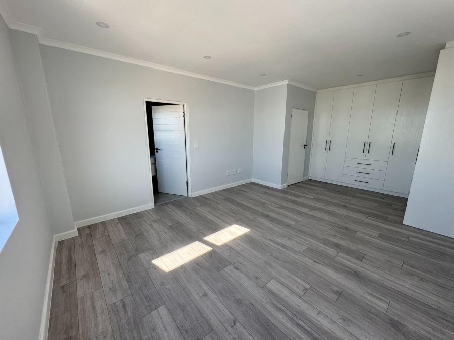 4 Bedroom Property for Sale in Sandown Western Cape